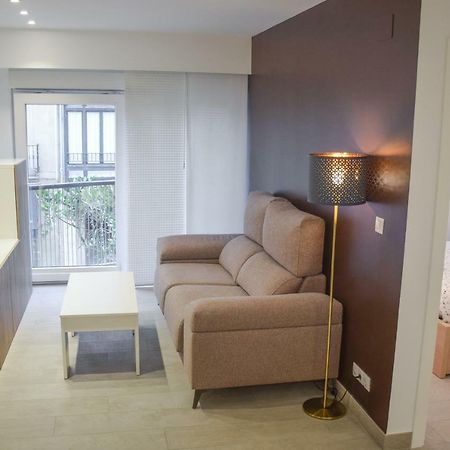 Modern & Spacious Apartment Near La Concha Bay Сан Себастиан Екстериор снимка